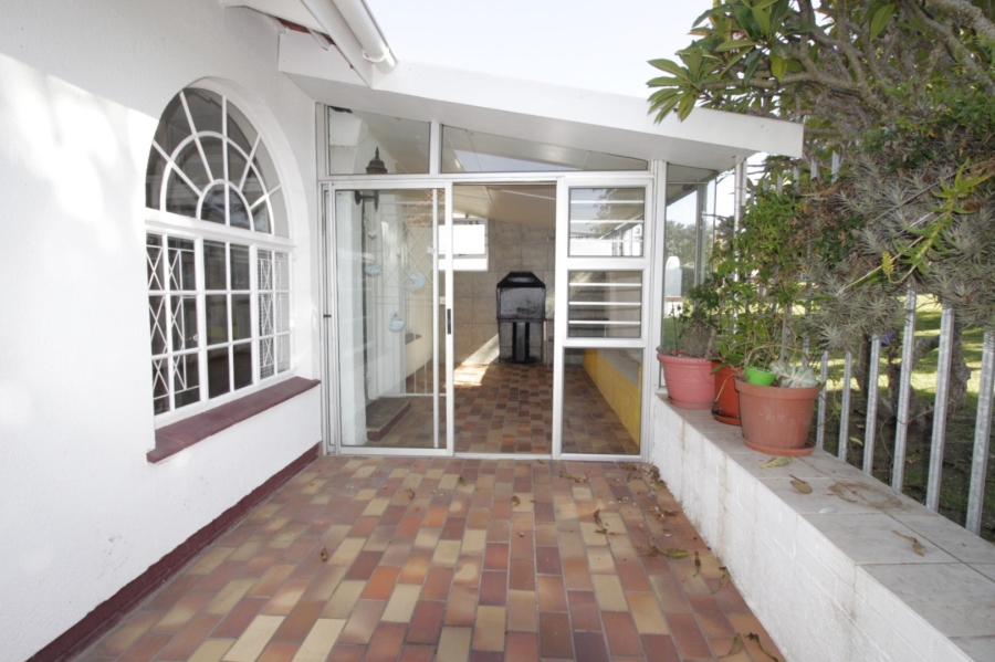 To Let 2 Bedroom Property for Rent in Aston Bay Eastern Cape